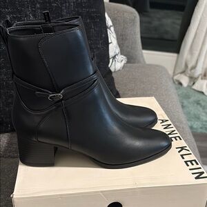 Anne Klein Black Heeled Boots with Elegant Strap